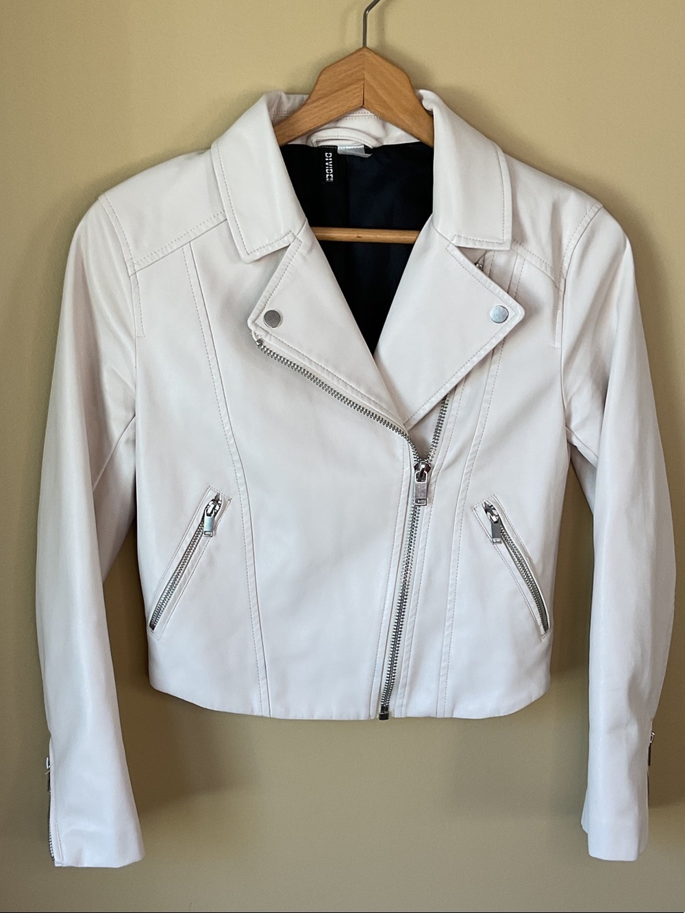 H&M Divided White Asymmetrical Faux Leather Moto Jacket Size 4